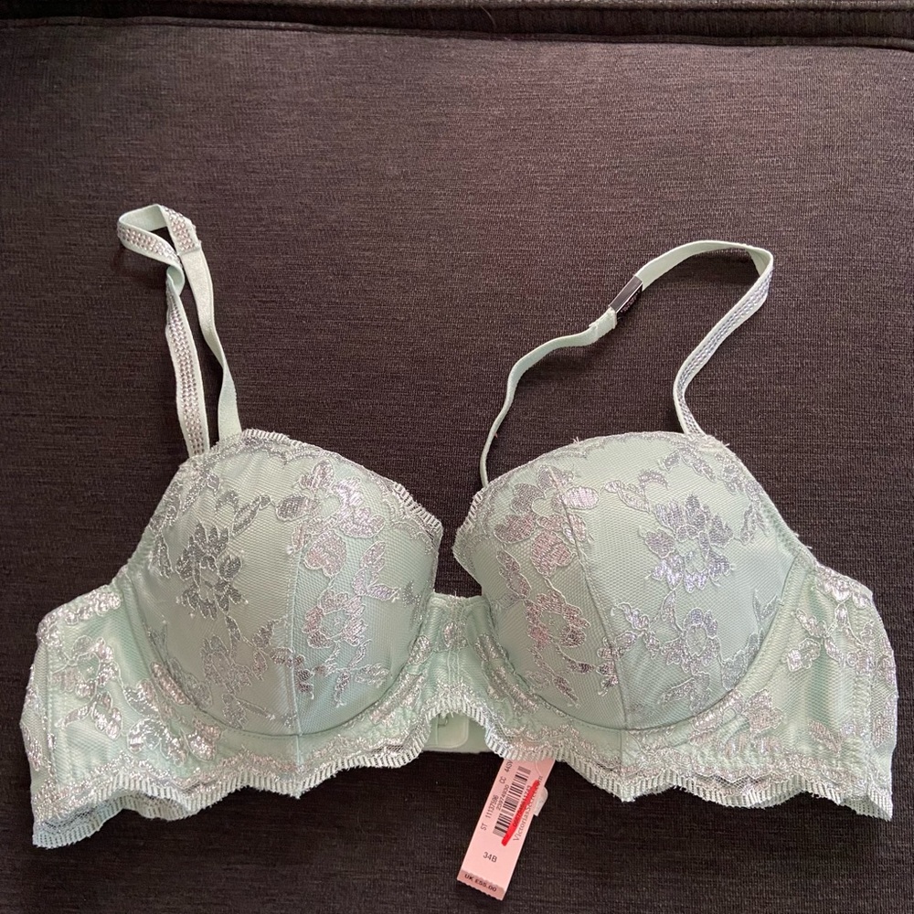 Victoria’s Secret Bra!
